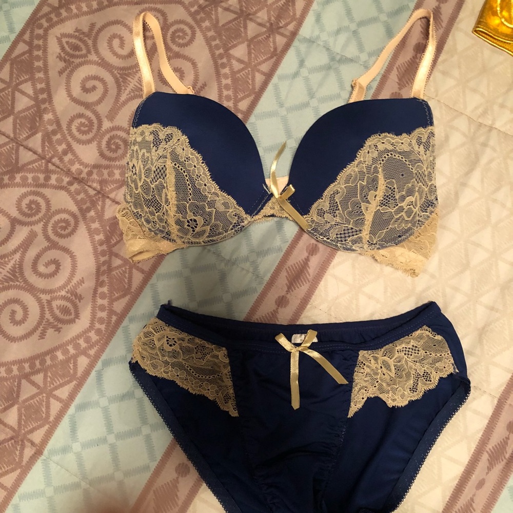 NWOT Victoria secret bra and panty set